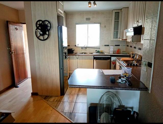 2 BEDROOM APARTMENT FOR SALE IN PRIMROSE HILL